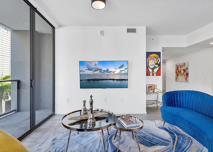 Vacaywood - High-Rise With Rooftop Pool & Panoramic City Views
