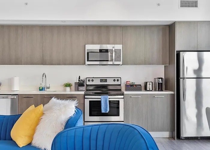 Vacaywood - High-Rise With Rooftop Pool & Panoramic City Views